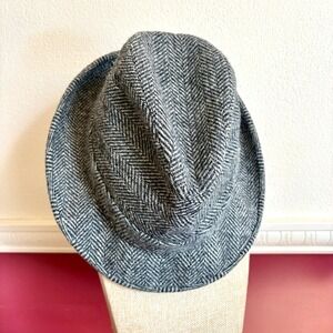 Vintage 1960s Dobbs Fifth Avenue Grey Herringbone Wool Fedora Hat 7 3/8 Dapper